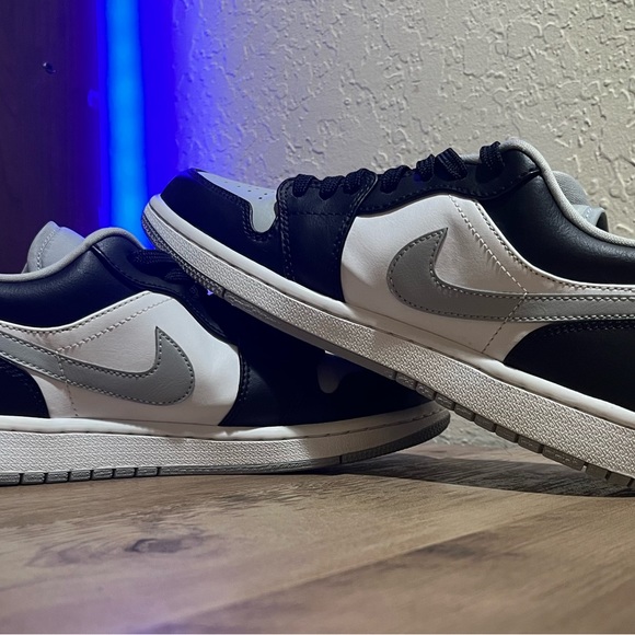 Air Jordan 1 low ‘Smoke Grey’ - Picture 3 of 5